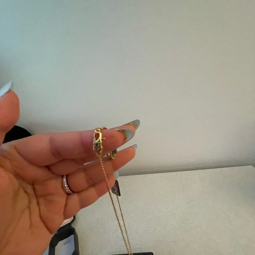 Juicy Couture Peace Sign Necklace with CZ *Brand New with Tags* - Picture 8 of 11